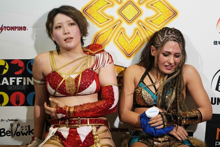 敗戦スタートとなった林下詩美とジュリア。林下は「やっぱり対角がいい」と口にした　©Essei Hara