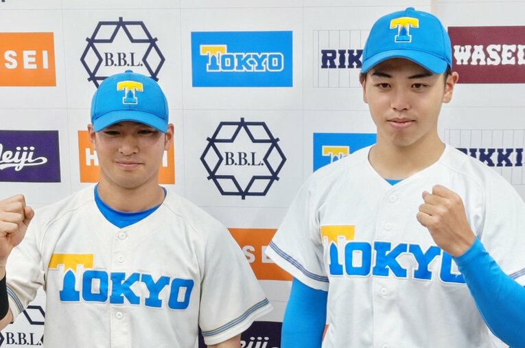 今年東大からプロ志望届を提出したエース・井澤駿介（右）と俊足外野手・阿久津怜生　©JIJI PRESS