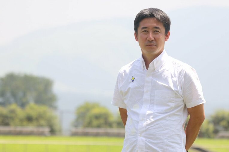 J1清水スカウト・山崎光太郎氏。高原や小野と競い合った高校時代、そしてプロでの苦い経験が今に繋がっていると話した。 ／ photograph by Takahito Ando