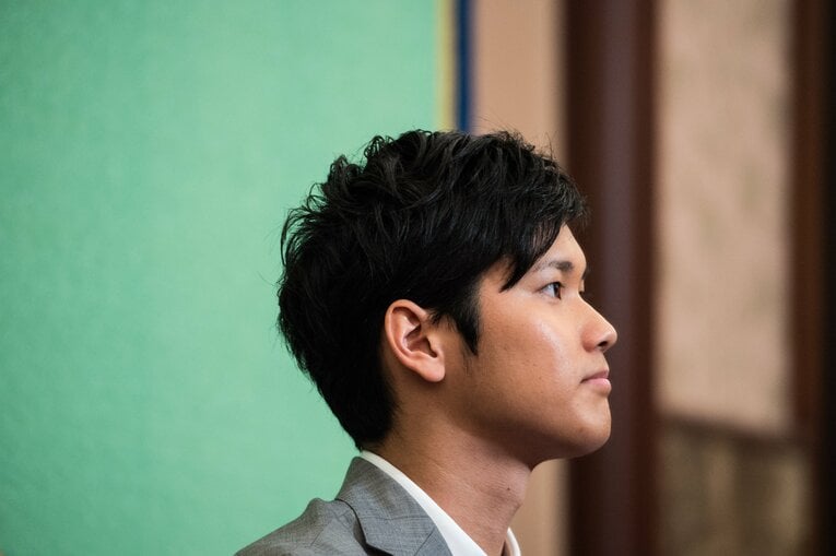 プロ5年目（2017年）の大谷翔平。メジャー挑戦を発表　©BUNGEISHUNJU