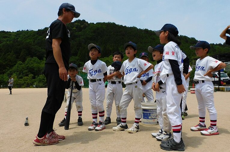 辻正人監督が率いる「多賀少年野球クラブ」は野球界の常識を覆しながら強くなろうと奮闘している ／ photograph by Jun Aida