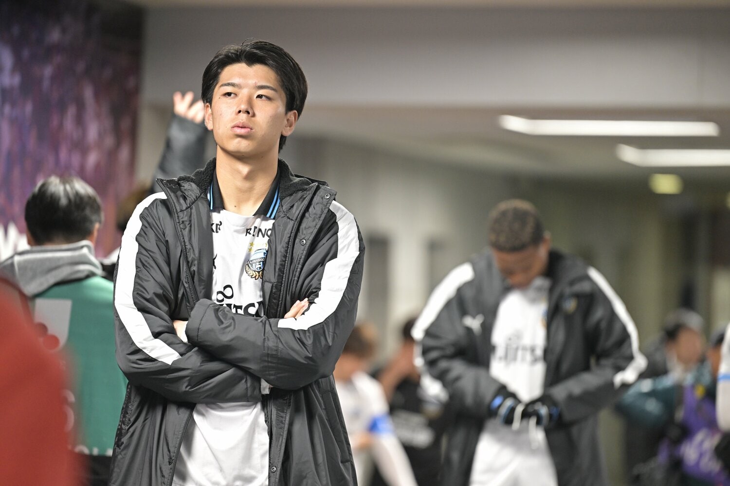 タフな日程の中で迎えたFC東京とのダービーマッチ。高井幸大は攻守にわたって存在感を示した　©︎J.LEAGUE