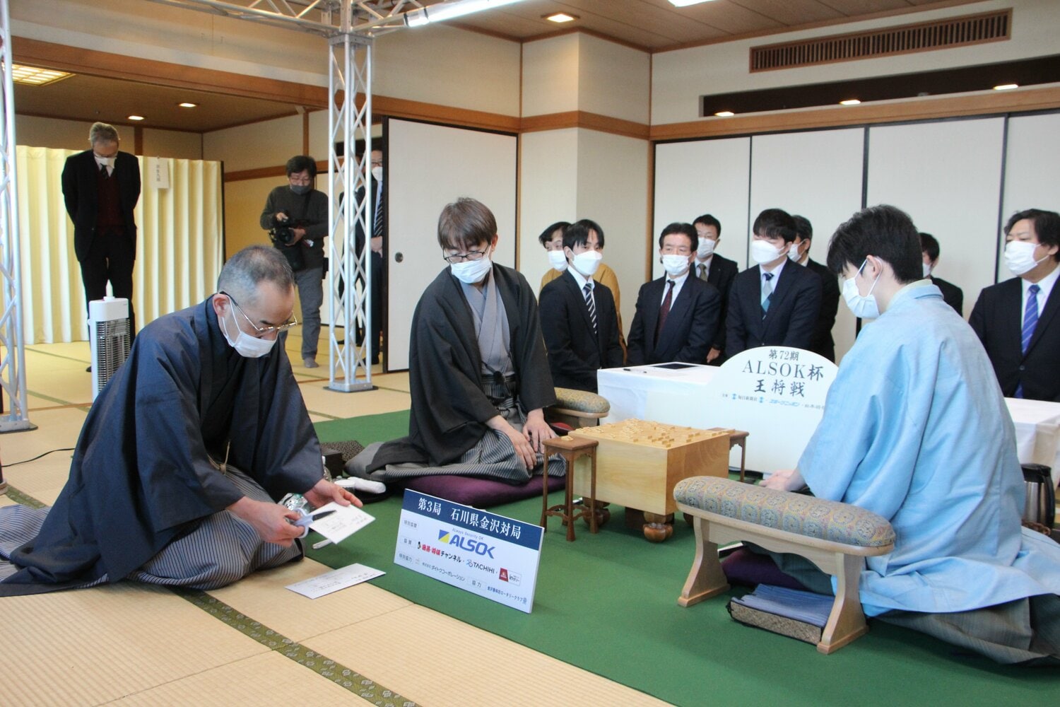 第3局の封じ手開封の場面　©日本将棋連盟