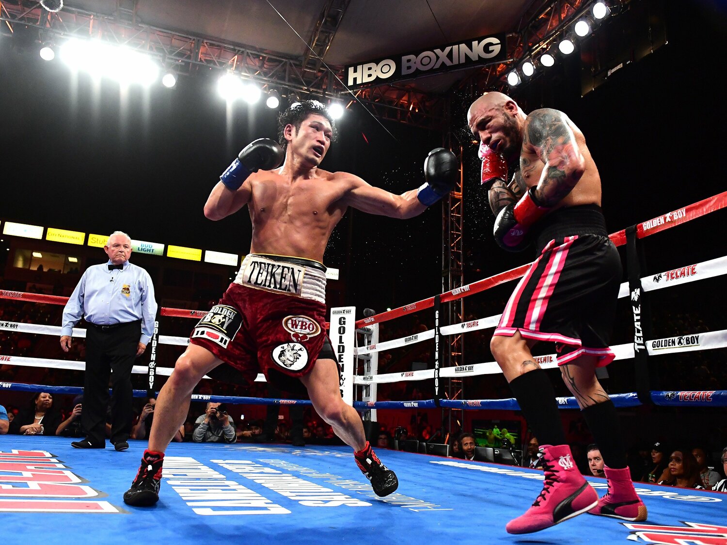 コット戦ではトラブルに見舞われながらも12ラウンドまで戦い抜いたが……　©Getty Images