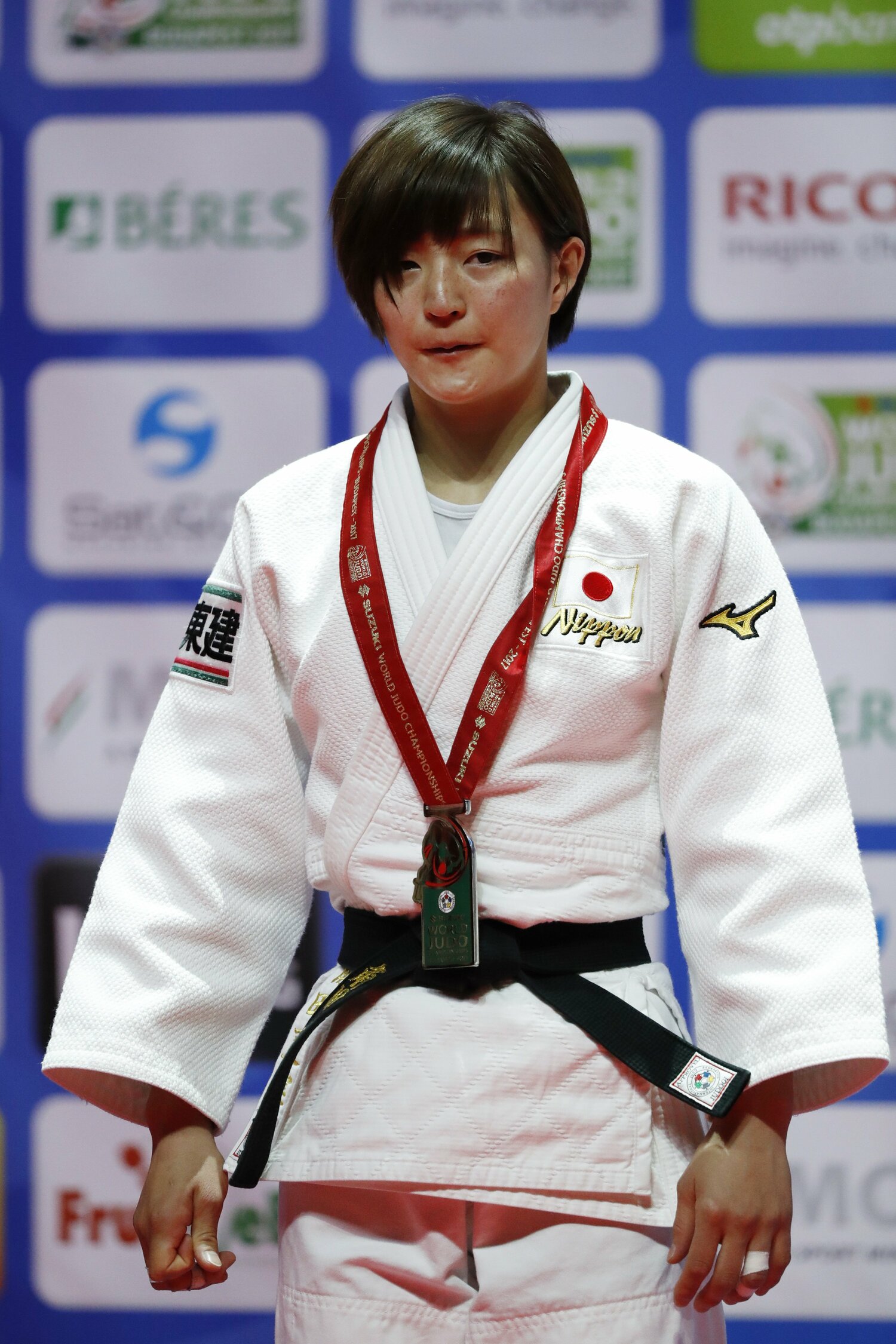 2017年、世界選手権で銀メダル。このときはまだ52kg級だった　©AFLO