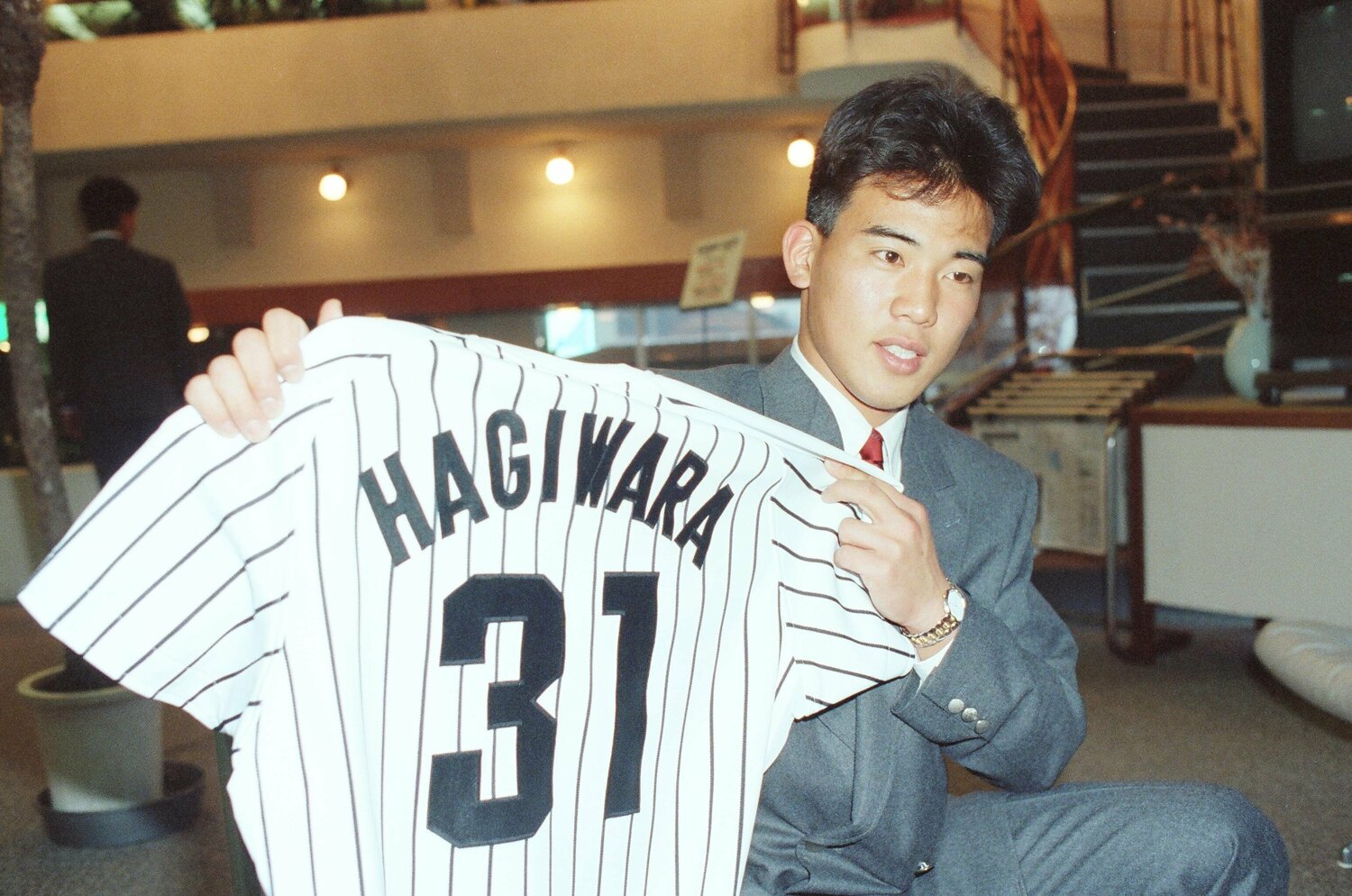 萩原誠。掛布の31番をつけたが、阪神を熱望する萩原を2位で固めておくこともできたのではなかったか　©SANKEI SHIMBUN