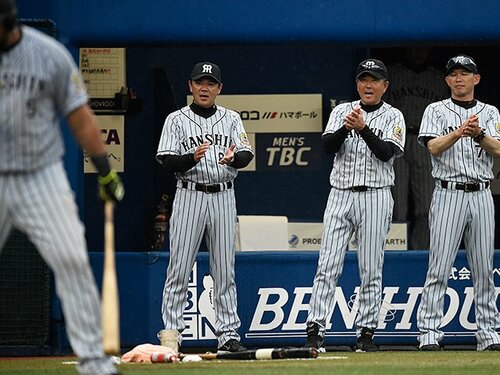 ベイスターズ 小林 寛選手のユニホーム