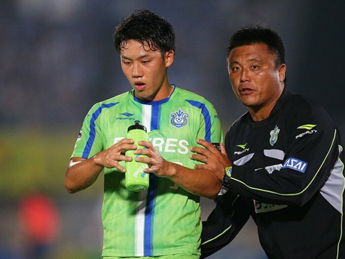 曹監督から見たら「もっとやれる」。愛弟子・遠藤航の心には響いたか。<Number Web> photograph by J.LEAGUE PHOTOS