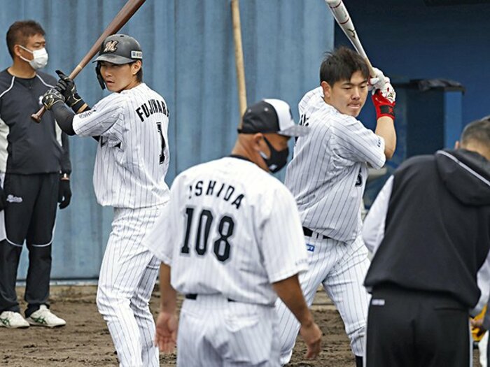 ロッテ井口監督が求める安田尚憲、藤原恭大らが“1年間レギュラーを張る”ための条件と「野球センスNo.1」と評する選手とは？＜Number Web＞ photograph by KYODO