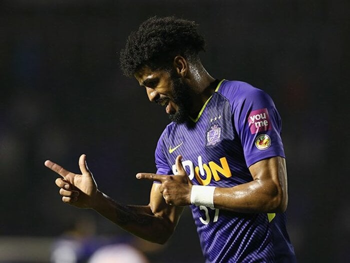 広島のパトリックはPK1つでも貪欲。Jで勝負する外国人FWに学ぶこと。<Number Web> photograph by Getty Images