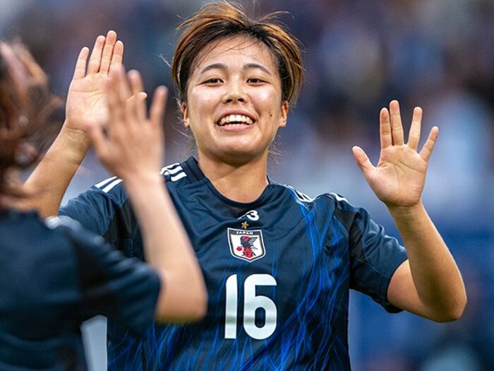 「普段のLINEはお母さんと…」“中学入学で親元を離れた”なでしこ20歳MF谷川萌々子が明かす家族愛と「溶け込むの少し大変でしたが」ドイツ生活＜Number Web＞ photograph by Takuya Sugiyama