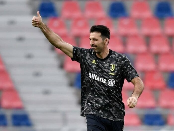 引退どころかカタールW杯出場へ意欲　超人ブッフォン43歳が残した数々の伝説と“あるある”＜Number Web＞ photograph by Getty Images