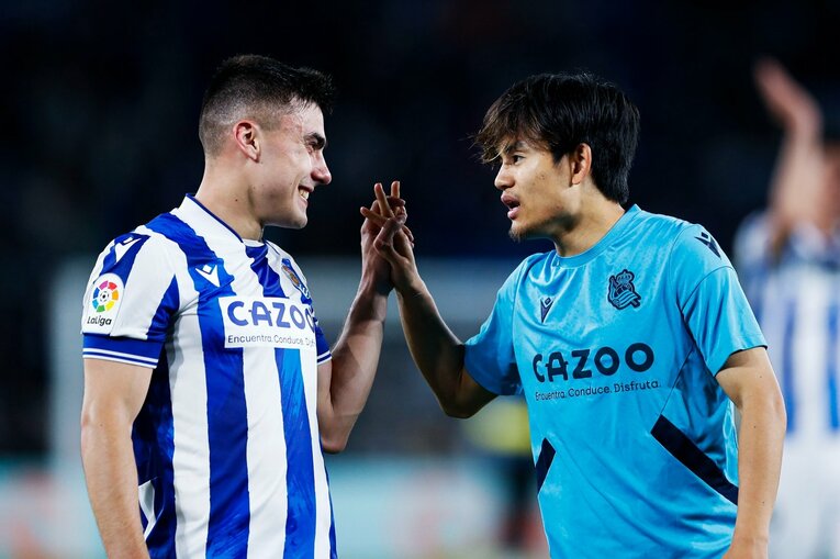 「久保建英がスペイン紙の一面に！」子供サポ「タケが決めるよ」予言通りマドリーを圧倒“ソシエダの熱狂”は翌日も…カメラマンは見た(109)