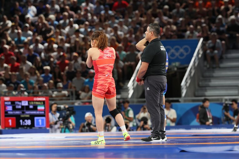 レスリング女子50kg級1回戦、須崎優衣vs.ビネシュ・フォガト　©Kaoru Watanabe/JMPA