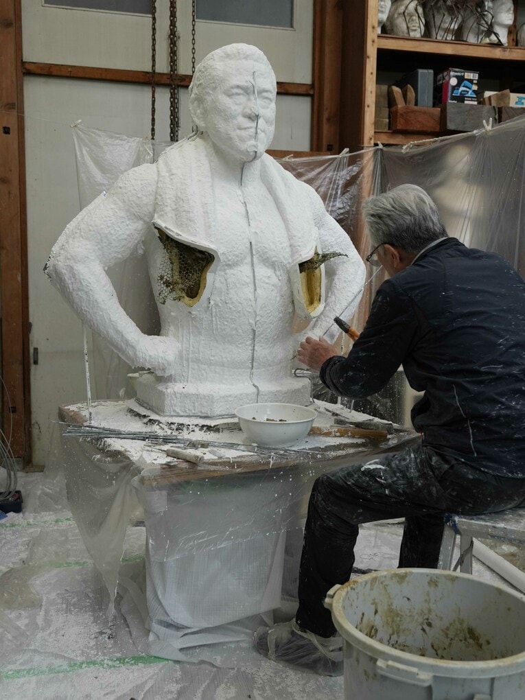 針金を当てる作業が続く