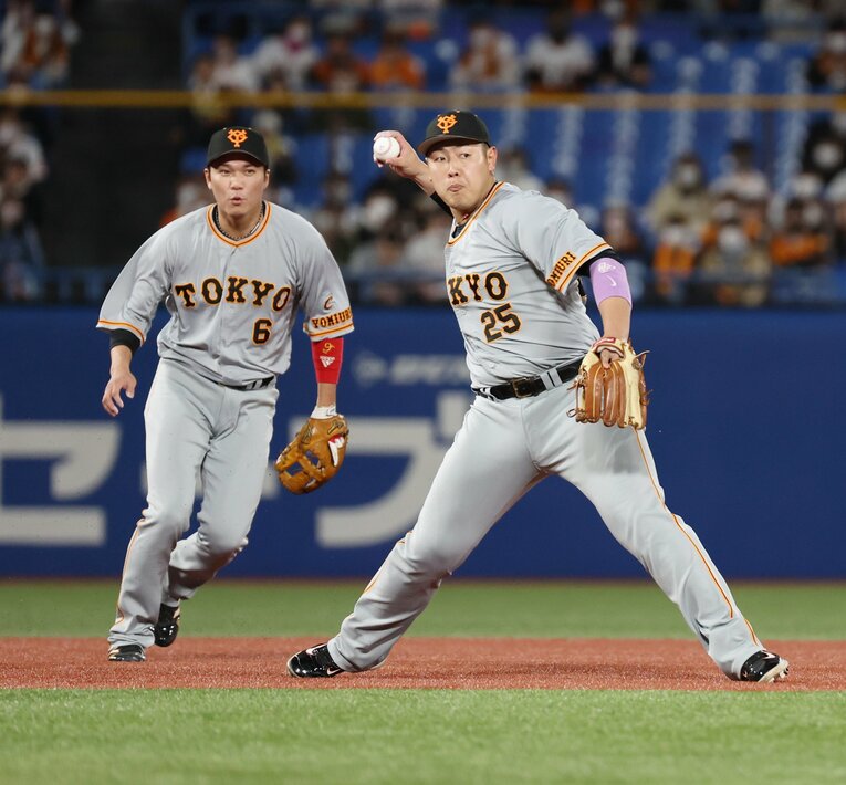 坂本（左）や岡本にはない「あるもの」を備えている門脇　©︎JIJI PRESS