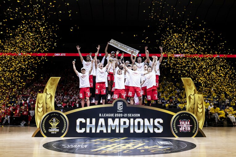 初優勝・千葉ジェッツは“プロにあるまじき姿”と批判を浴びた4年前からどう変わったか 「あのときとの最大の違いは…」(8)