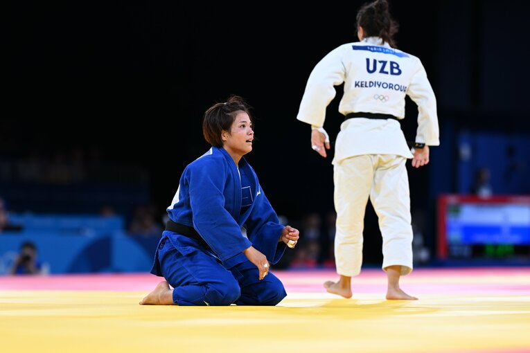 ディヨラ・ケルディヨロワに一本を許した阿部詩（連続写真10/13）©︎Naoya Sanuki/JMPA