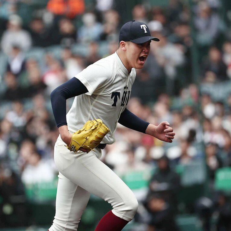 センバツで4年ぶりの優勝を果たした大阪桐蔭の川本晴大。闘争心を剝き出しにするメンタルの強さも長所だという　©JIJI PRESS