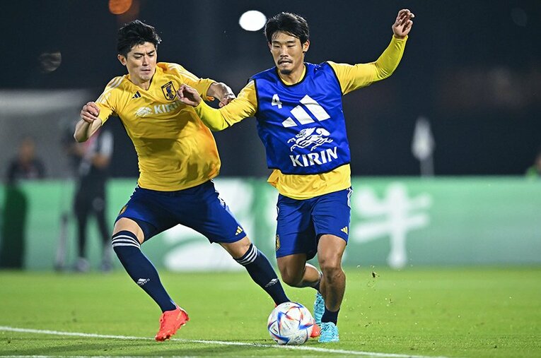 ドイツ戦翌日のトレーニングでの谷口彰悟と守田英正。初戦出番なしという事実を反骨心にするはず ／ photograph by Takuya Kaneko/JMPA