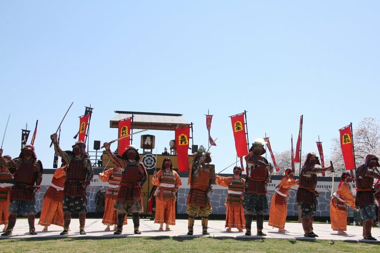 藤井聡太竜王「大変参考になったで“ござる”」初出演した《人間将棋》を現地取材… 観る将マンガ家が超楽しんで描いてみた(80)