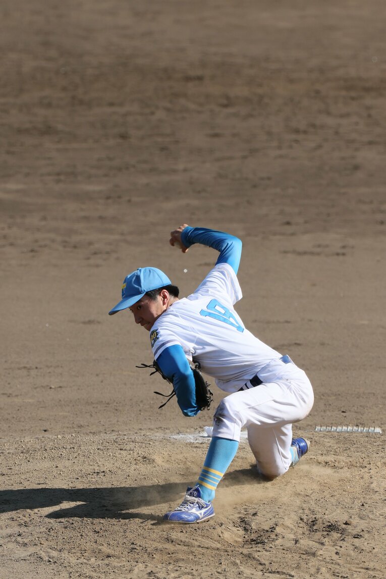 父・俊介さんにも激似？ 東大・渡辺向輝の投球フォーム　©Shigeki Yamamoto