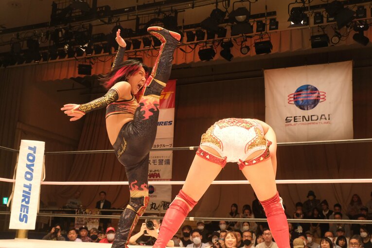 水着グラビアも披露のアイドル路線から急転換…素顔は“オラオラ”、スターダムのベルトも獲得した岩田美香の渇望「総合格闘技かキックにも」(77)