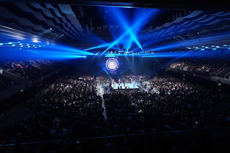 満員のエディオンアリーナ大阪　©Essei Hara