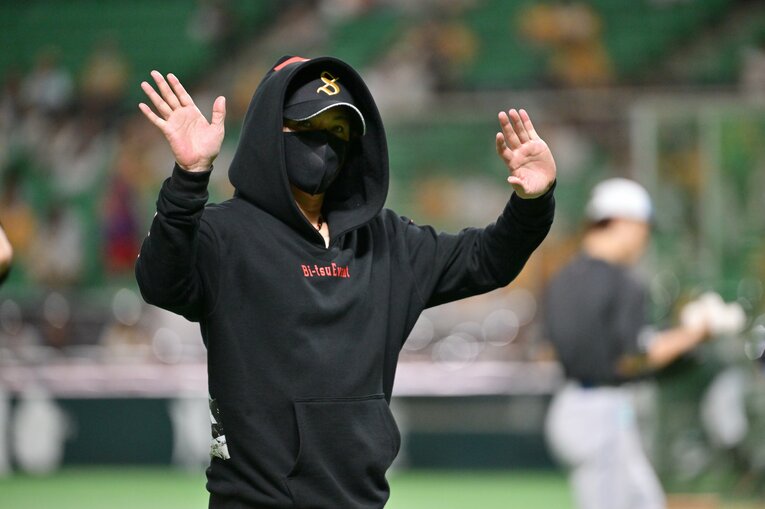 相手を惑わせる？　なんとも不気味な新庄流　©︎Hideki Sugiyama