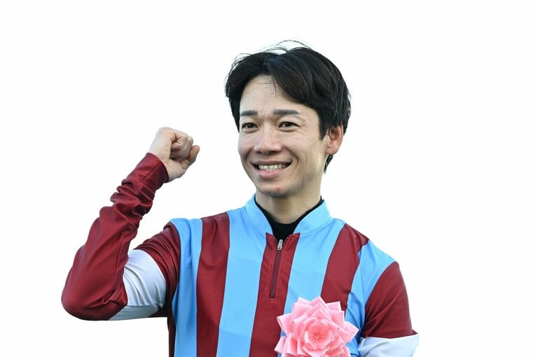 ガッツポーズする松山弘平　©Keiji Ishikawa