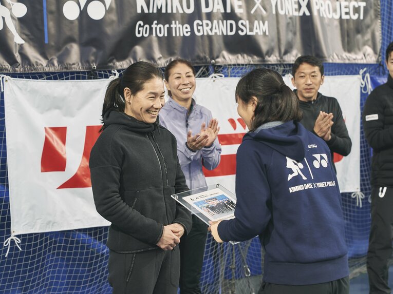 伊達が立ち上げたトップジュニア育成プログラム『伊達公子×YONEX PROJECT ～Go for the GRAND SLAM』一期生が“卒業”を迎えた　©Yuki Suenaga