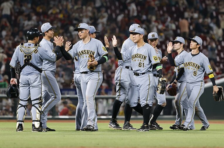 11連勝するなどセ・リーグで独走態勢に入った阪神。強さの要因とは ／ photograph by JIJI PRESS