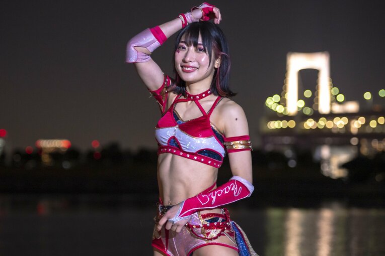 「芸能人に何ができる」批判も…大河出演女優・向後桃が辿り着いた“約束の地”「私はスターダムでプロレスがしたい」《特別グラビア》(35)