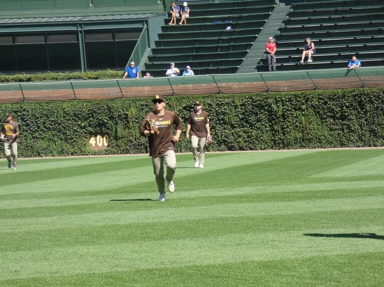 ポストシーズンは登録メンバーを外れたが、チームに同行して出番に備えた松井　©Yuki Yamada