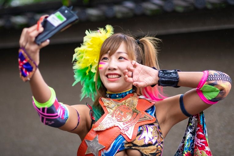 芸能界からプロレスへ 「圧倒的にみんなを幸せに」“傾奇者”ウナギ・サヤカが目指すのは「スターダムのアイコン」《特別グラビア＋インタビュー》(13)