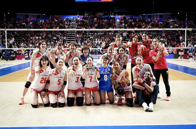 バレーボール女子日本代表（VNLタイ戦）　©︎Volleyball World
