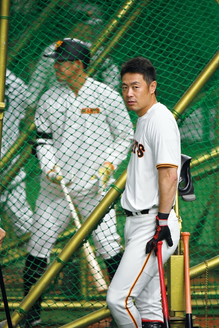 《巨人一筋17年で現役引退》「困ったときの亀ちゃん、で生きると決めた」亀井善行はなぜFA権を行使しなかったのか(4)