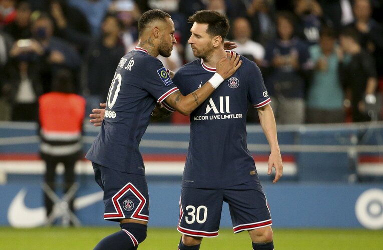 この夏に加入したPSGで盟友ネイマールと再会したメッシ。9月22日時点でまだ得点はない