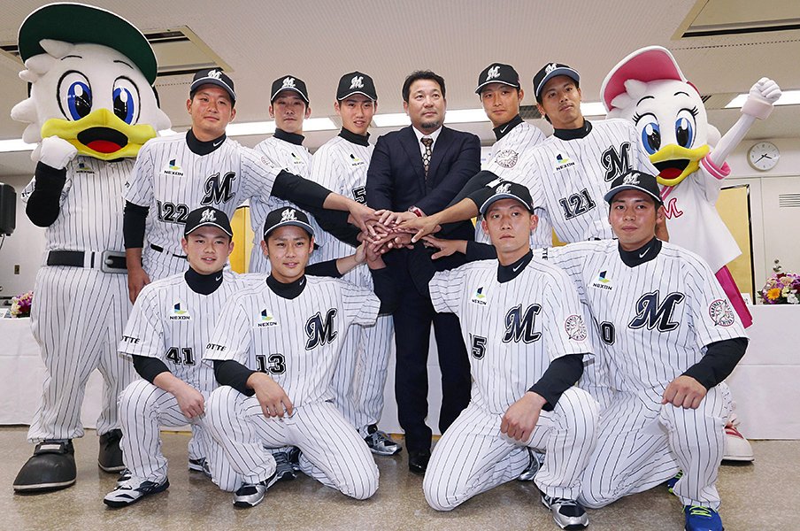 香川で深夜の洗濯、千葉で再会。ロッテ大木貴将と打撃投手の友情。<Number Web> photograph by Kyodo News
