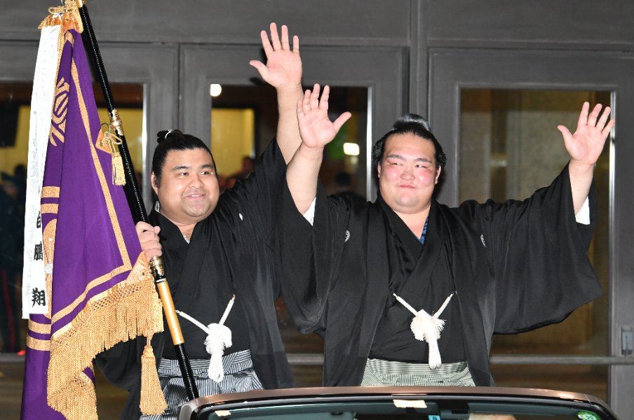 兄弟子・稀勢の里の勇姿に「次は自分」と誓った日から早5年… 全勝ターンの元大関・高安が“荒れる春場所”で狙う「悲願の恩返しV」<Number Web> photograph by JMPA