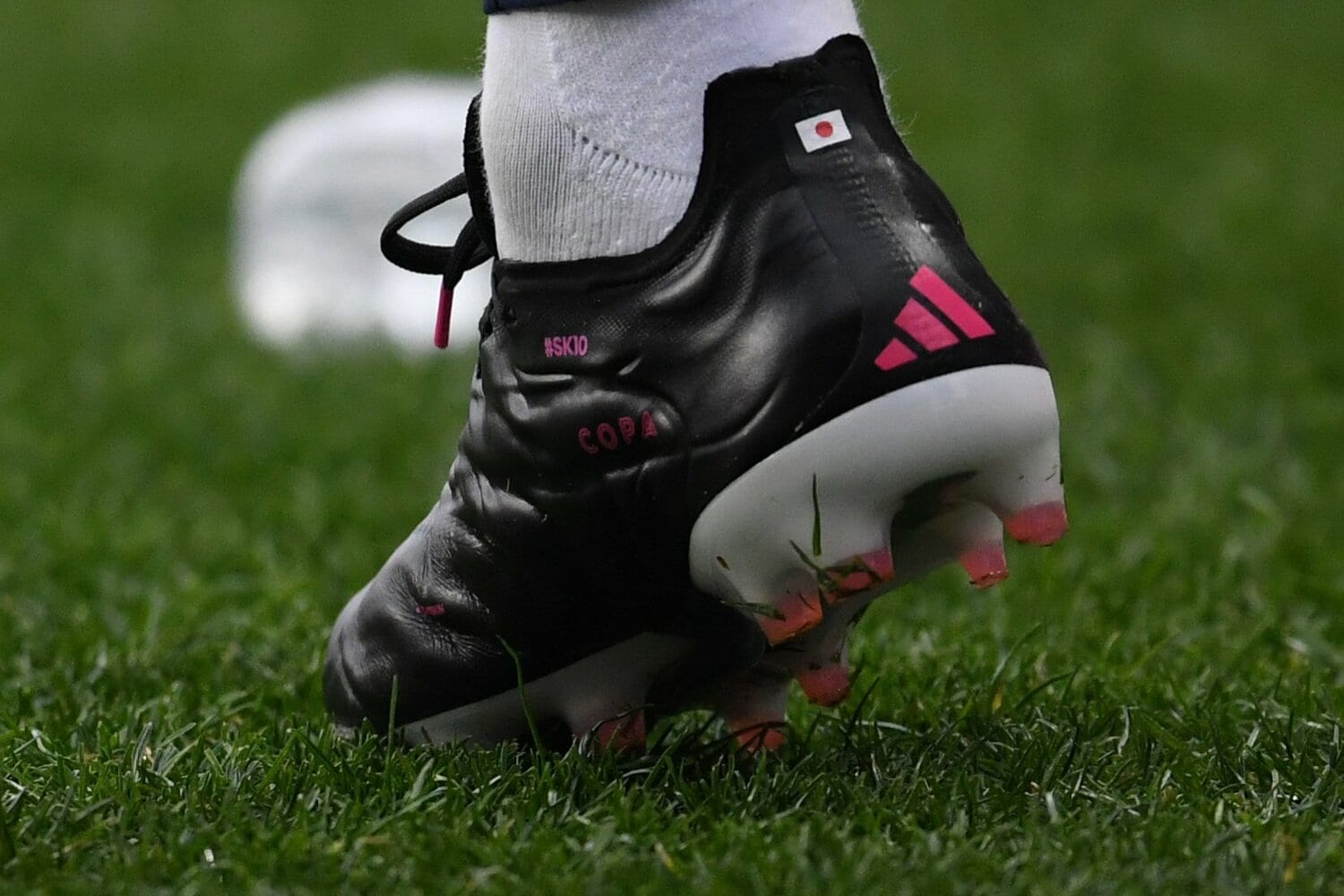 ウォームアップ中の香川真司のスパイク