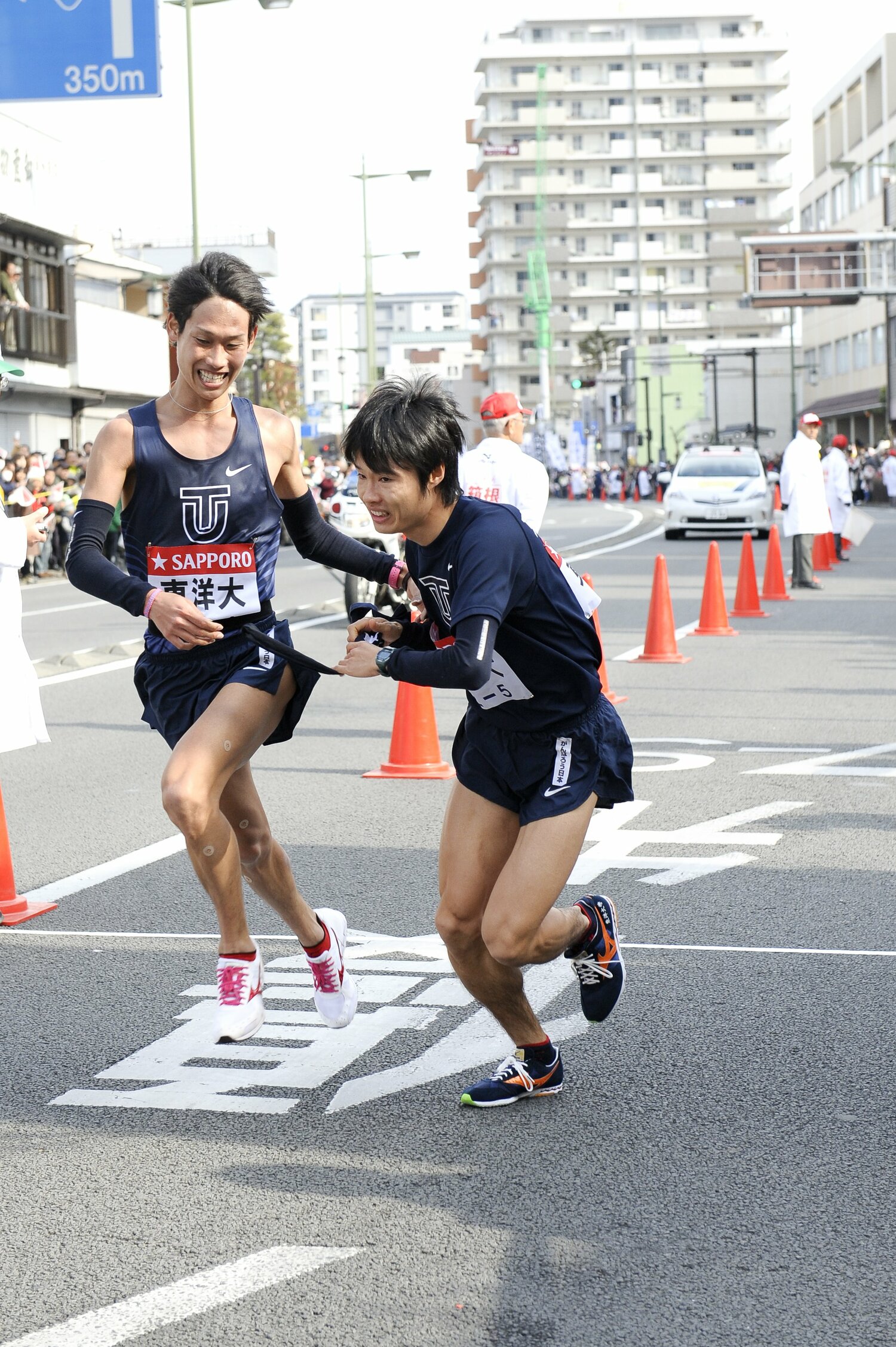 4年目はトップでのタスキリレーとなった柏原擁する東洋大　©Shigeki Yamamoto