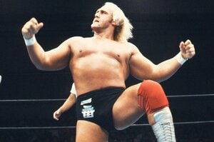 アントニオ猪木“舌出し失神事件”で大ブレイク…ハルク・ホーガンはなぜ新日本プロレスから“世界のスター”になったのか？ 日本と縁深かったプロレス人生