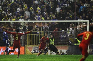 第2戦で貴重なアウェーゴールを決めたラウール・メイレレス