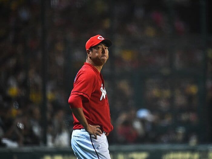 「燃え尽きた」シーズンを経てなお、黒田博樹が現役続行を選択した理由。＜Number Web＞ photograph by Hideki Sugiyama