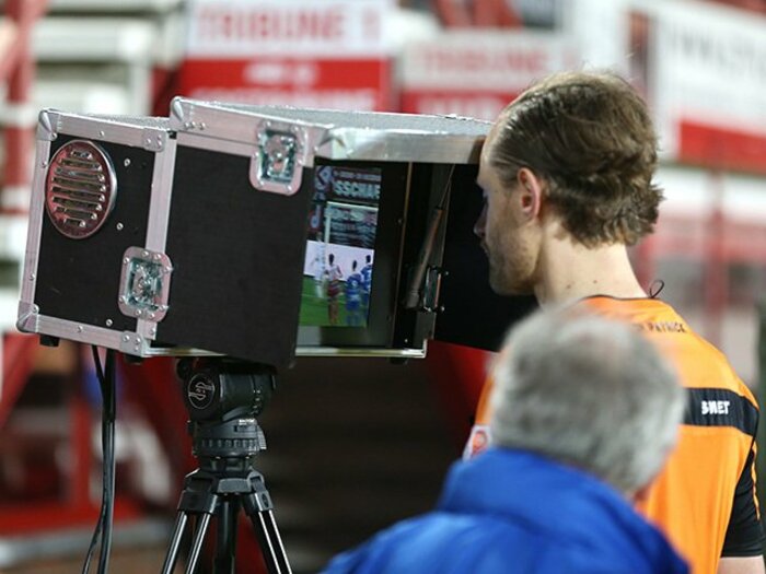 もうビデオ判定の導入は止まらない。ブンデスで試行錯誤中。日本の運用は？＜Number Web＞ photograph by Getty Images