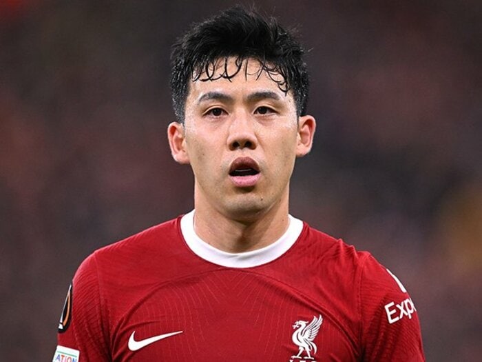 「エンドウはリバプールに愛される」名将クロップの予言通り…英国人記者が見た遠藤航31歳への“手のひら返し”世界最強DFは「ソリッドな6番だ」＜Number Web＞ photograph by Stu Forster/Getty Images