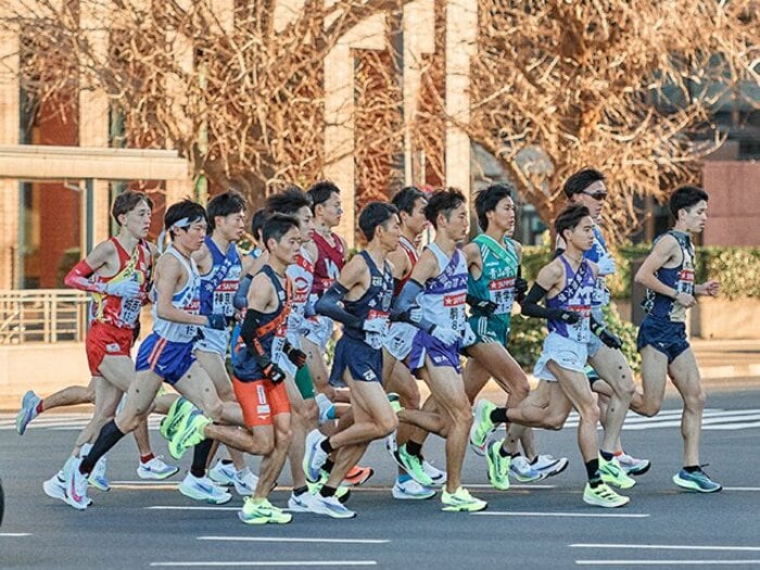 箱根駅伝は「どちらのナイキ厚底を選ぶか」が明暗を分けた？  10区で逆転、駒澤大に“ミス”がなかったワケ＜Number Web＞ photograph by Yuki Suenaga