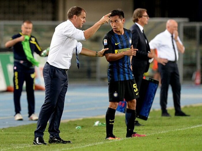 インテル、ユーベ撃破もまだ不安定。デブール新監督は長友をどう使う？＜Number Web＞ photograph by AFLO