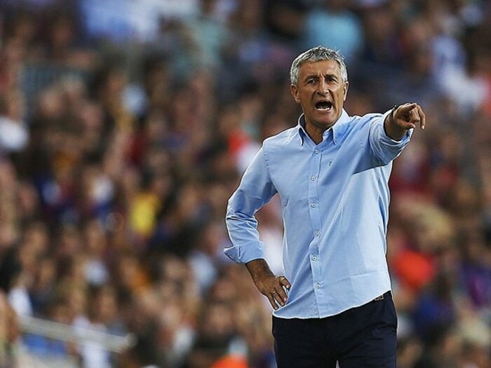 レアル撃破ベティス、好調の秘訣。新監督はクライフとチェスがお好き。＜Number Web＞ photograph by AFLO